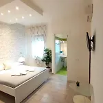 Moonlight Apartment *